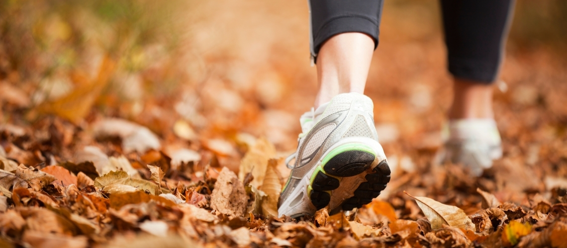 Jesienny trening biegowy to same korzyści. Sprawdź jakie.