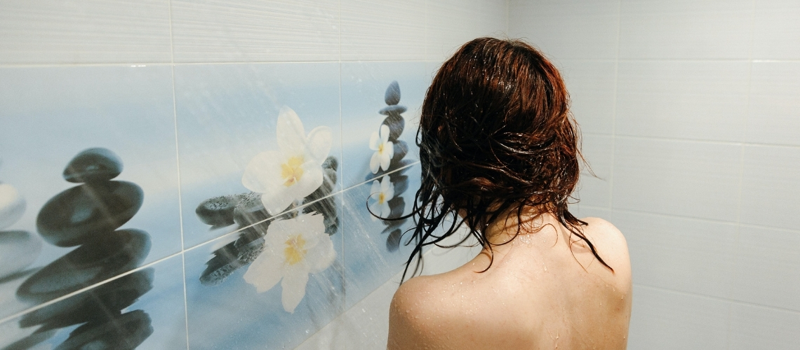 Jak dbać o środowisko biorąc prysznic? Sprawdzamy.